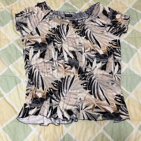 Avenue size 1X blouse beautiful black and white and brown flora - Picture 1 of 9